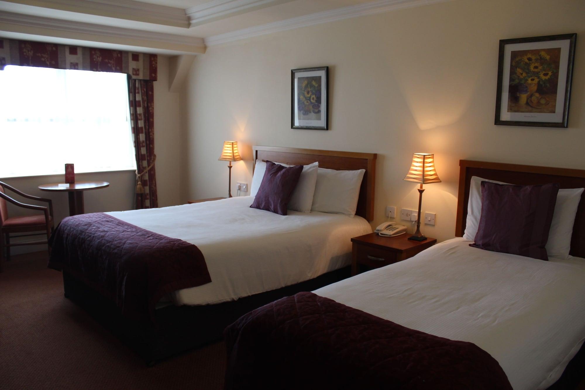 Carnegie Court Hotel Swords Eksteriør bilde