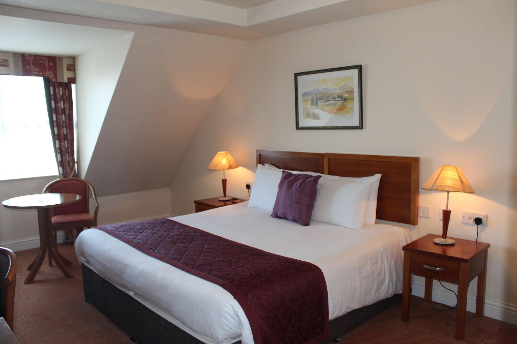 Carnegie Court Hotel Swords Eksteriør bilde