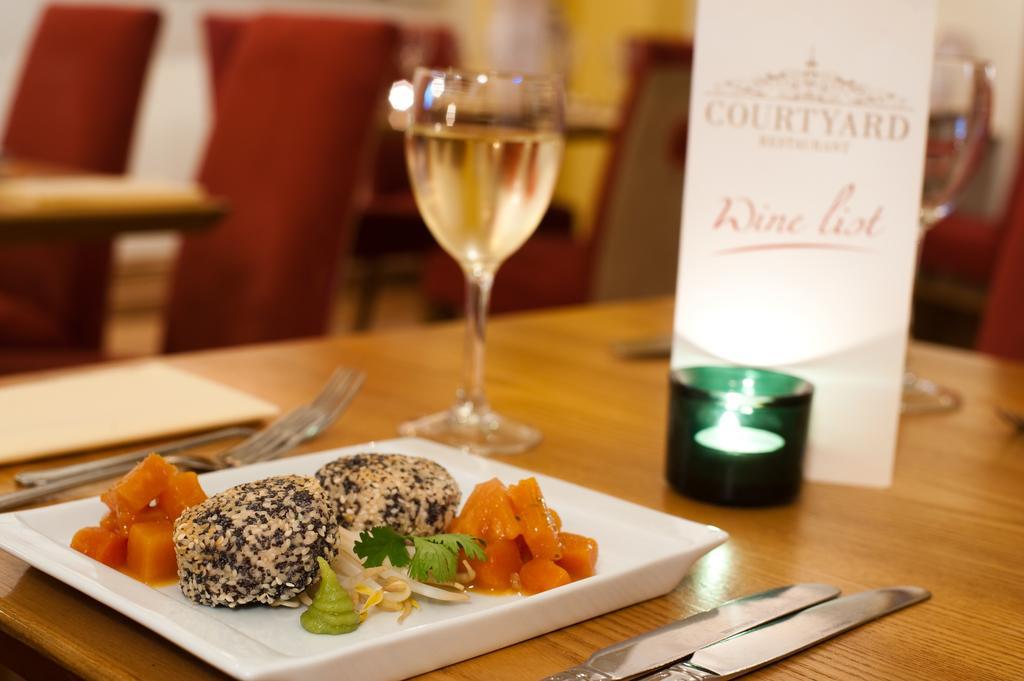 Carnegie Court Hotel Swords Eksteriør bilde