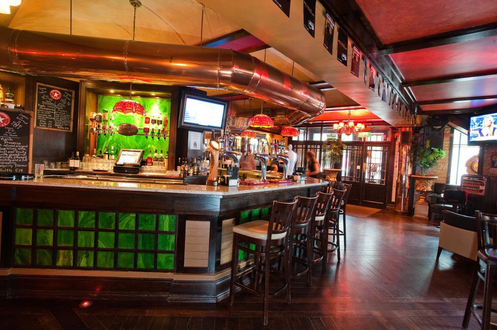 Carnegie Court Hotel Swords Eksteriør bilde