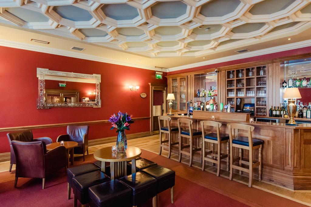 Carnegie Court Hotel Swords Eksteriør bilde