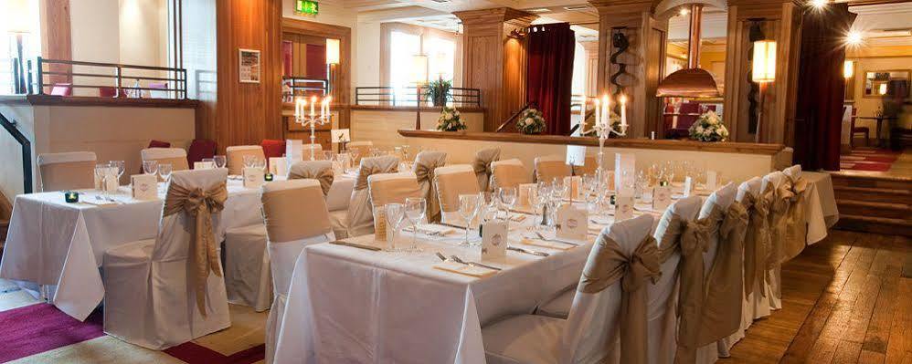 Carnegie Court Hotel Swords Eksteriør bilde