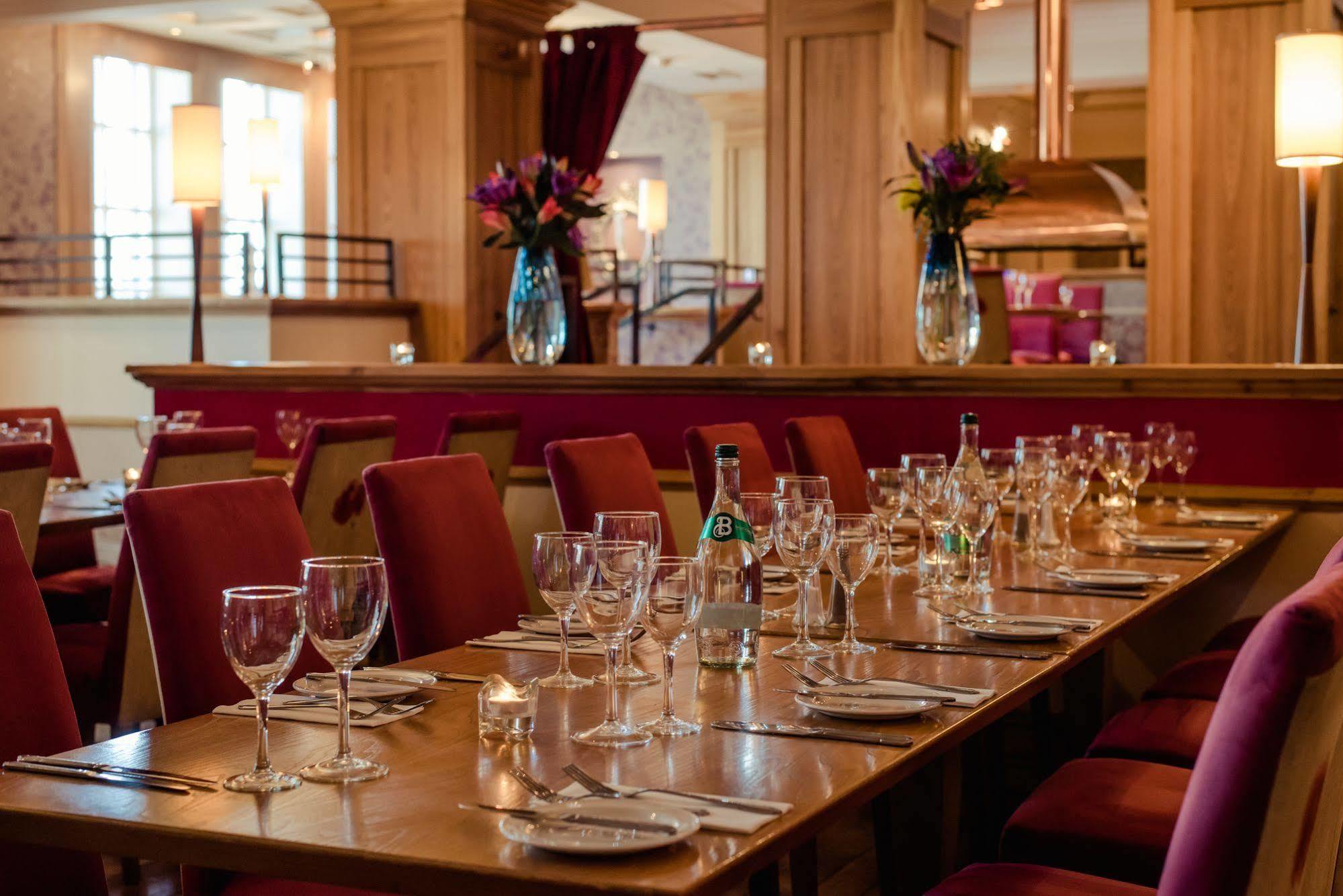 Carnegie Court Hotel Swords Eksteriør bilde