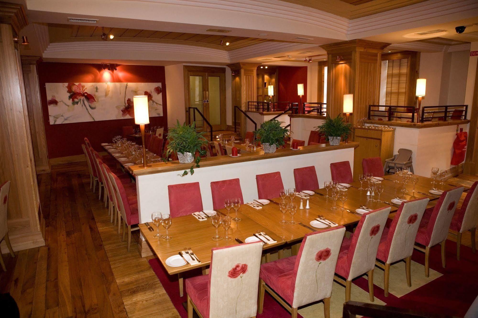Carnegie Court Hotel Swords Eksteriør bilde